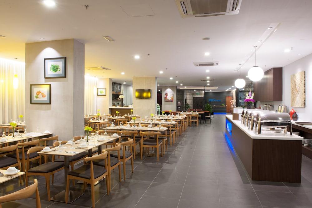 Sky Hotel Kota Kinabalu Eksteriør bilde